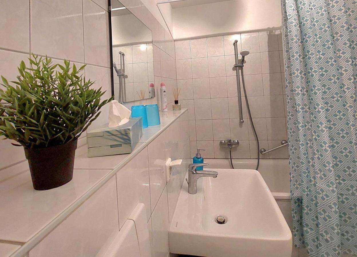 Moderne Wohnung Mit Vollausstattung In Ruhiger Lage, W-Lan Grossrohrsdorf Kültér fotó
